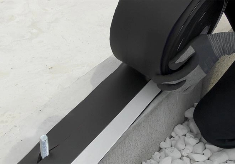 Lay on the foundation